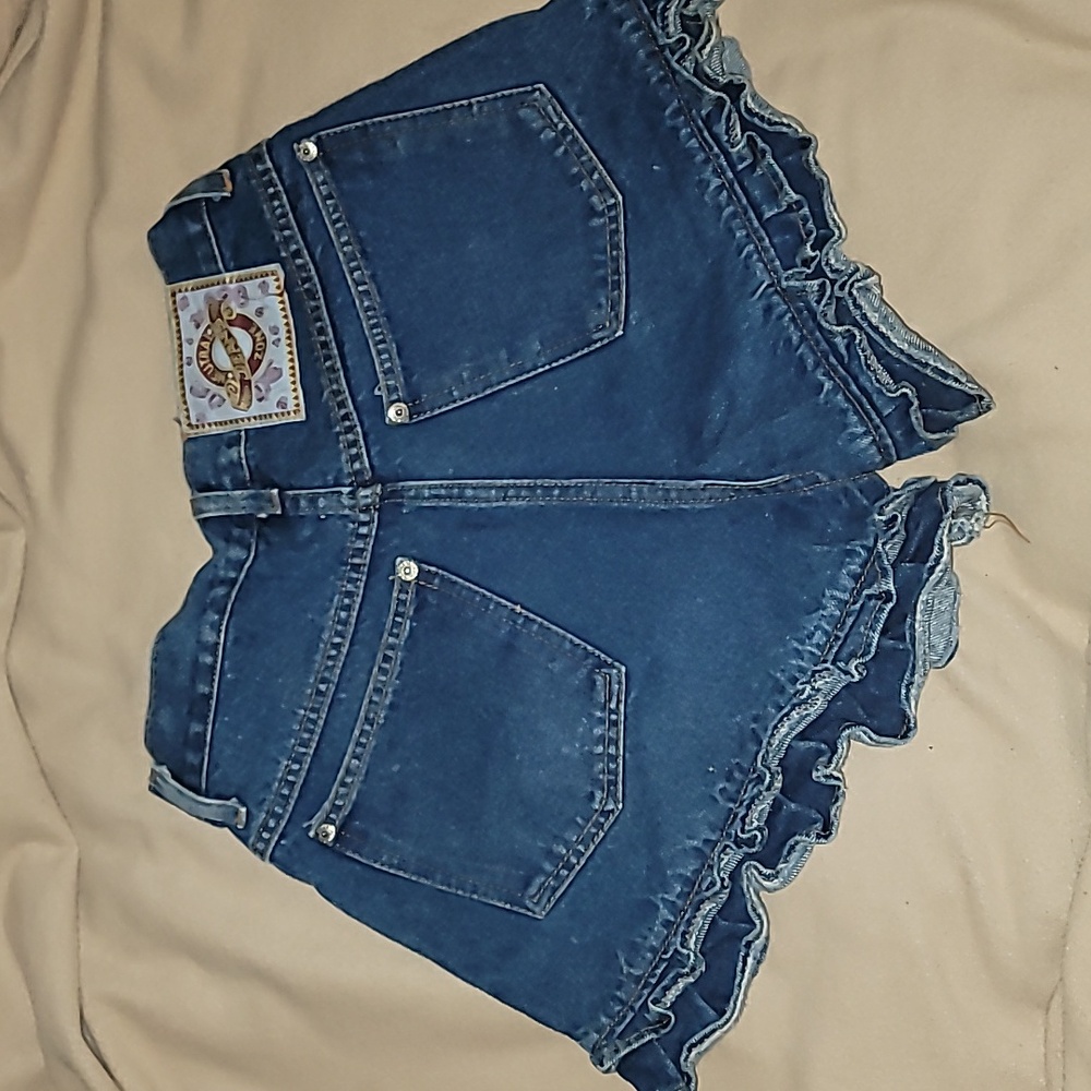 VINTAGE Ruffle Jean shorts - Picture 2 of 3